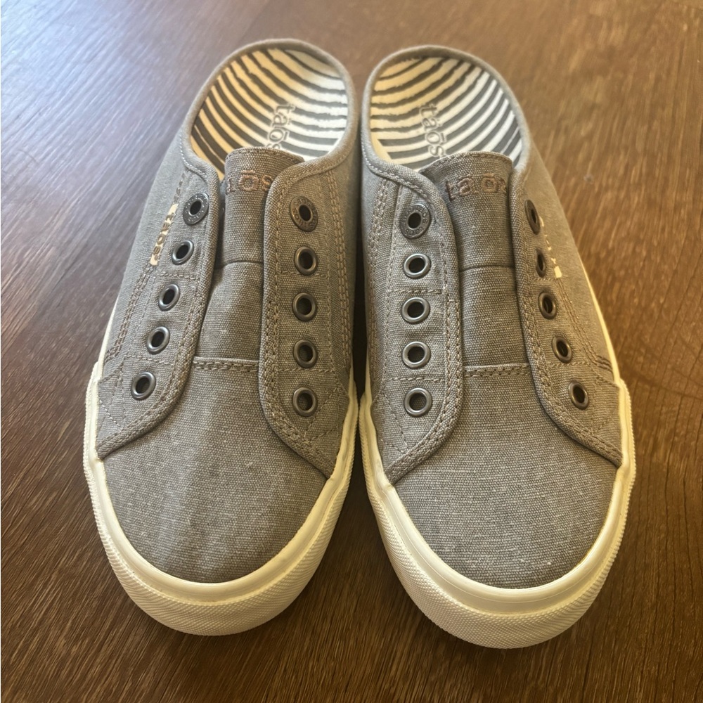 Taos Footwear Gray Canvas Sneakers with Slip-On Design